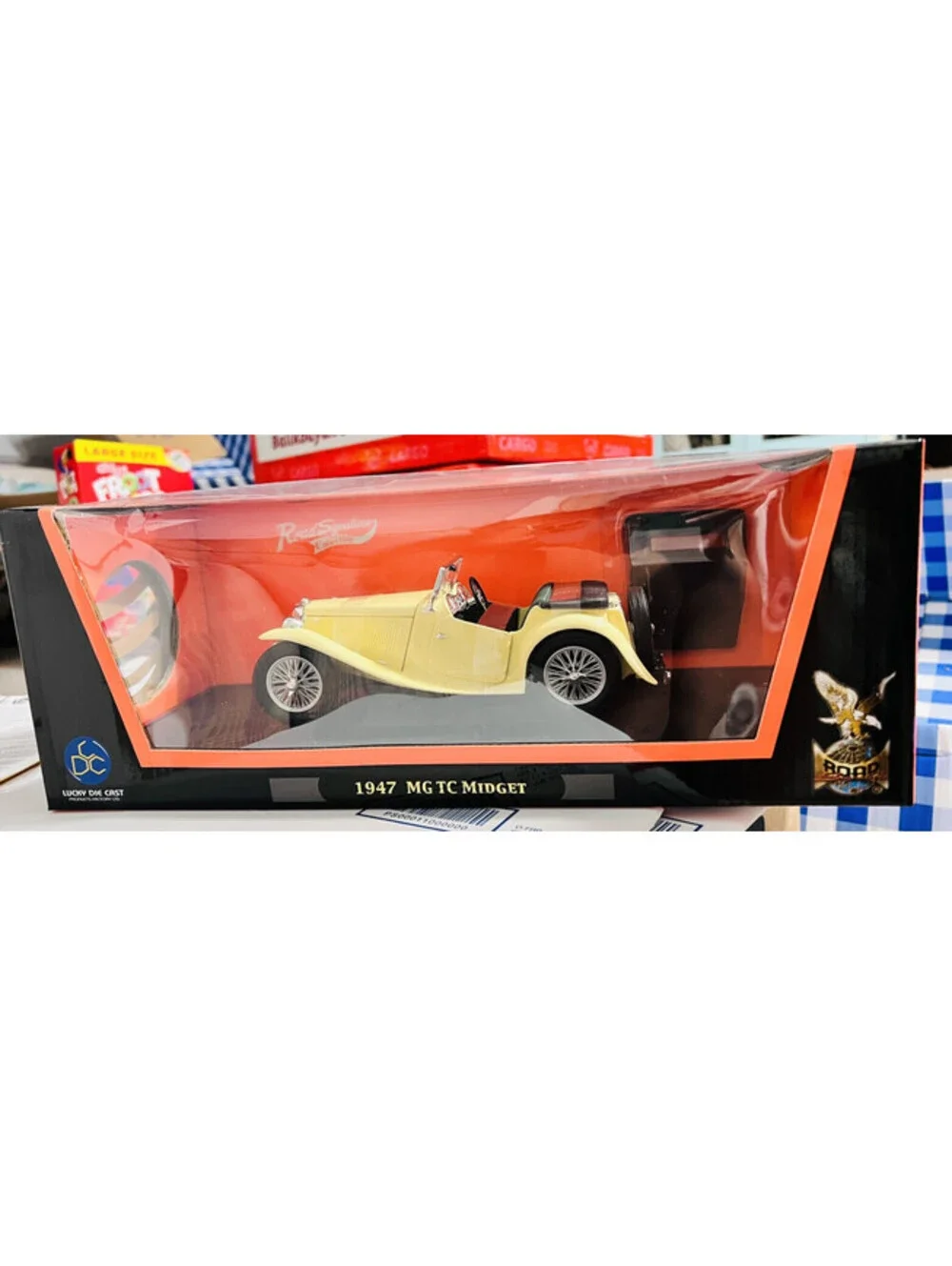1947 MG TC Midget Yellow 1/18 Diecast Model Car by Road Signature